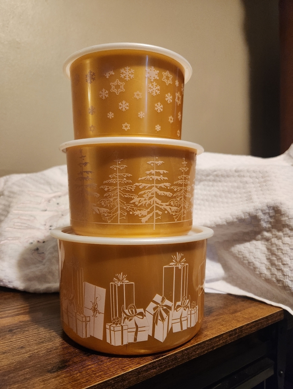 Tupperware Gold With Snowflakes Stacking Storage Bowl Set.